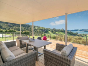 Peace and Paradise - Whitianga Holiday Home